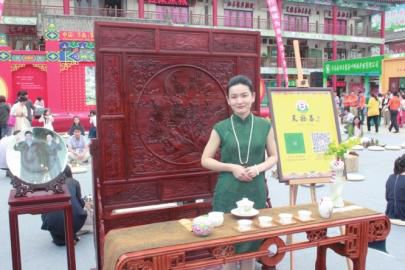 GOT7王嘉尔维护女粉丝 怒斥推搡粉丝者‘IM电竞’(图2) IM电竞平台