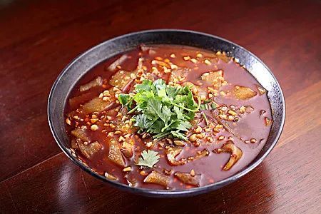 【IM电竞官网】土豆洋葱牛肉粥,促进宝宝生长发育的营养美食,家常做法(图1) IM电竞官网